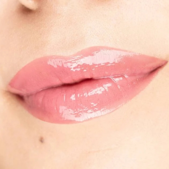 ⭐4/$15 NYX This Is Milky Gloss Cherry Skimmed - Picture 4 of 13